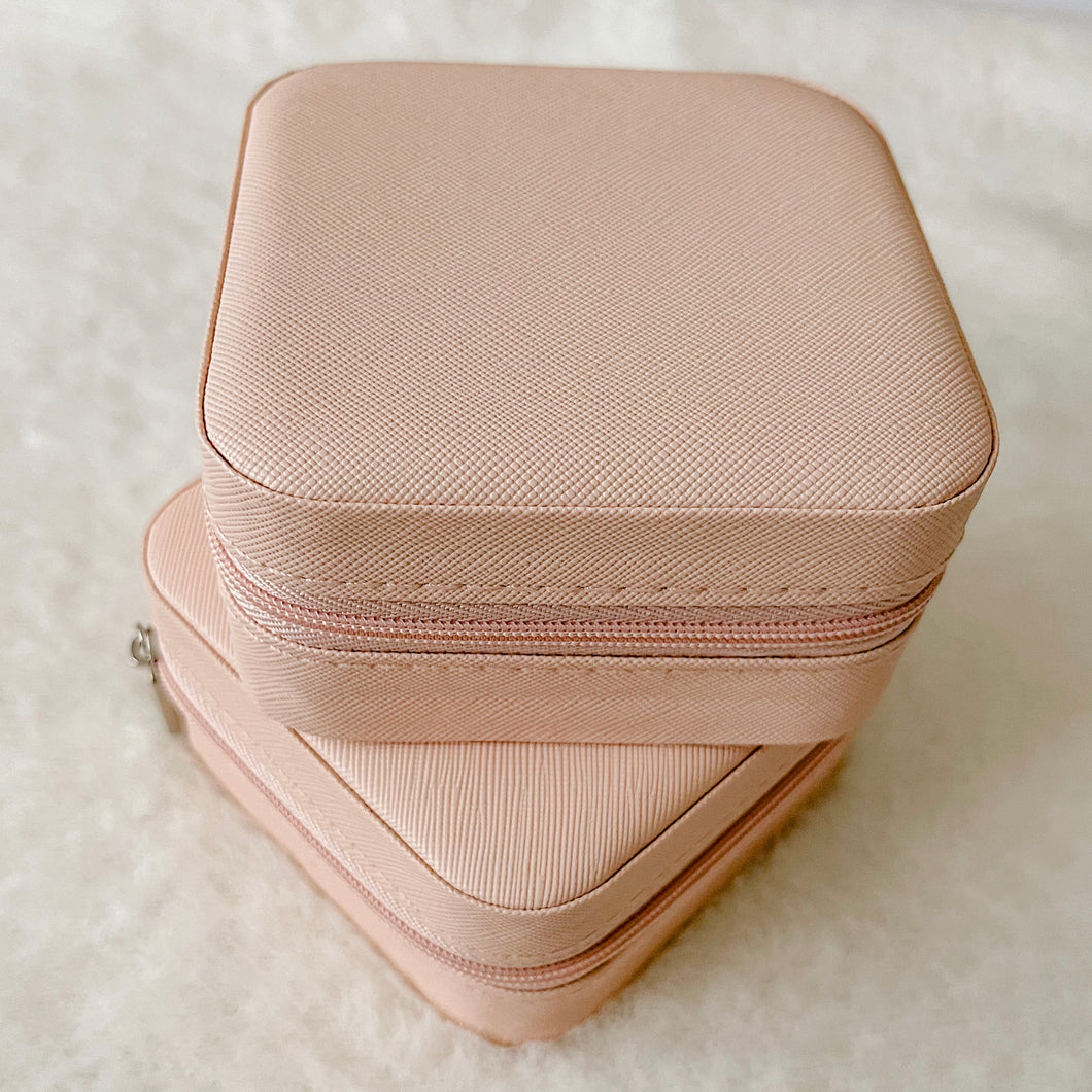 Blushing Jewelry Case