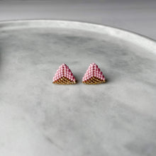 Load image into Gallery viewer, Two Gorg Studs
